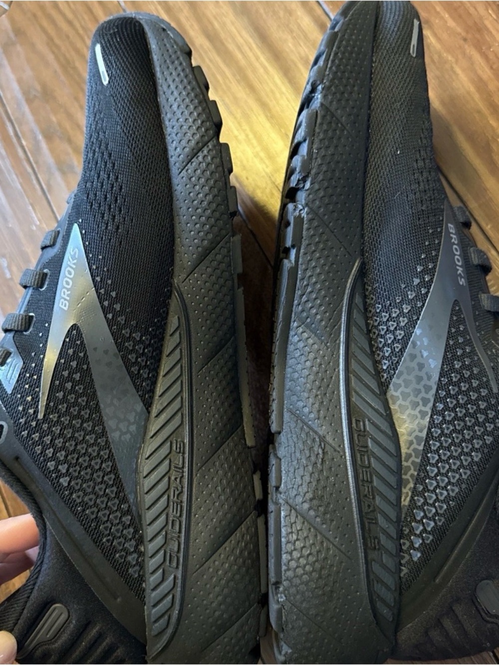 Brooks Adrenaline GTS 22 Women 11 Black Activewear Athletic Running Gym - Picture 3 of 10